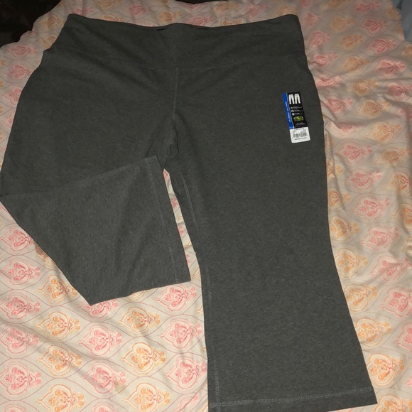 athletic works fit and flare capri